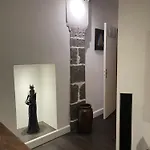 Dans Maison Du Xviᵉ Siecle, A Ferrand Petit Dejeuner Et Menage Inclus Apartment *