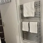 Dans Maison Du Xviᵉ Siecle, A Ferrand Petit Dejeuner Et Menage Inclus Apartment *