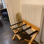 Dans Maison Du Xviᵉ Siecle, A Ferrand Petit Dejeuner Et Menage Inclus Apartment